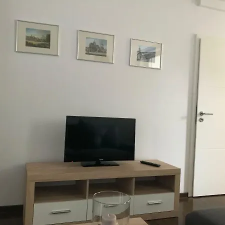 F & W Apartment *